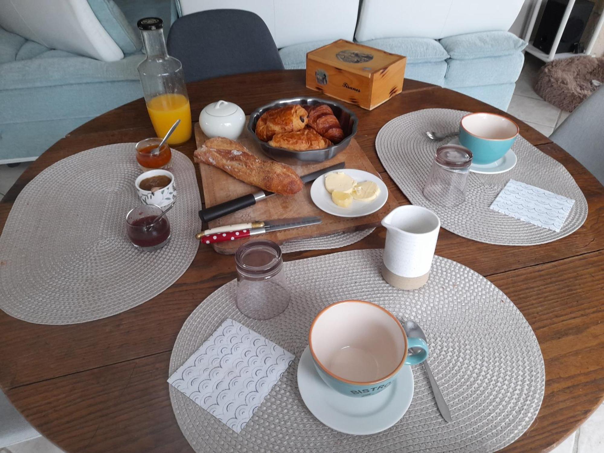 Bed and Breakfast Cocooning Au Saut Du Loup Lavergne  Exterior foto